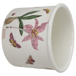 Portmeirion Botanic Garden pattern, including soup tureen and ladle, spice jars, flan dish, mixing bowls of various sizes etc