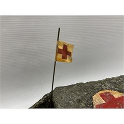 German Lineol/Elastoiln playset of a Red Cross first aid post with flag, with flag H19cm, L31cm