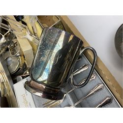 Quantity of silver plate, to include fish knives and forks with silver ferrules, halmarked, Coalport and Cutlass cased teaspoons, bowls, tankard, flatware etc, together with two wooden canteen cases, in two boxes 