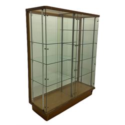 Mid to late 20th century glazed display cabinet, oak and wood finish, fitted with adjustable glass shelves, with removable lock