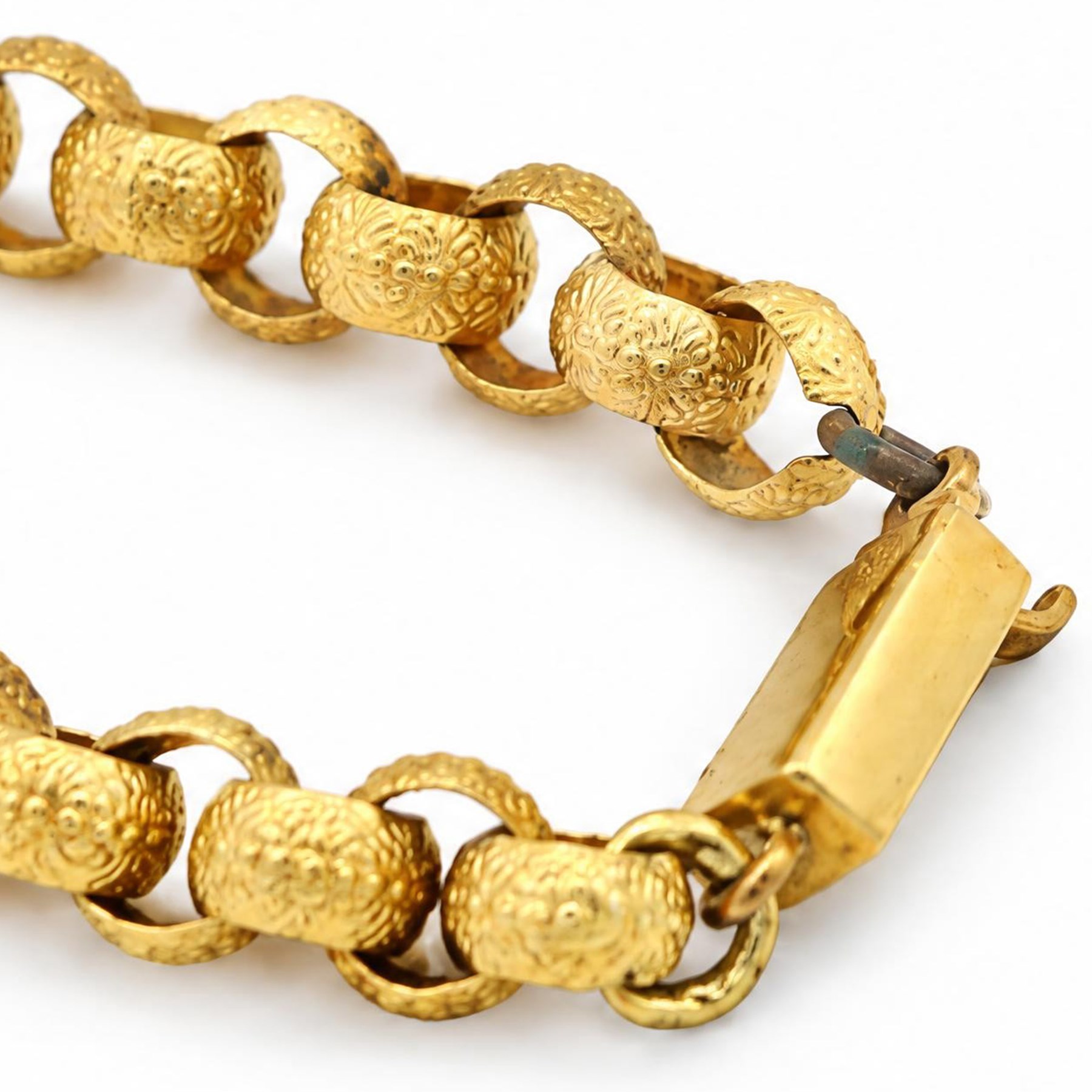 19th century gold belcher chain necklace, each link with flower head decoration