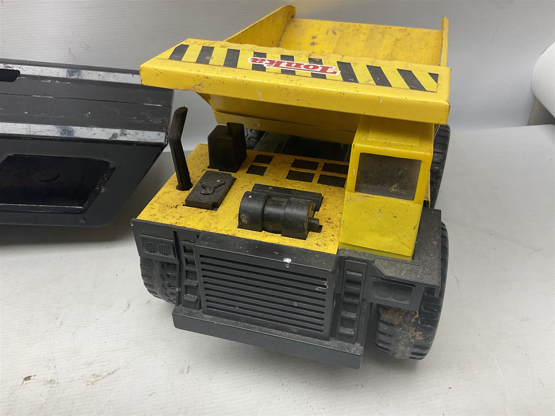 Tonka - five large scale steel pressed vehicles comprising Cement Mixer, Car Transporter, Mobile Crane and two Dumper Trucks (5)