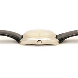 Omega Electronic F300Hz quartz chronometer wristwatch, Ref. 198.030, Cal. 1250, silvered dial with baton hour markers and date aperture, on black leather strap with Omega buckle