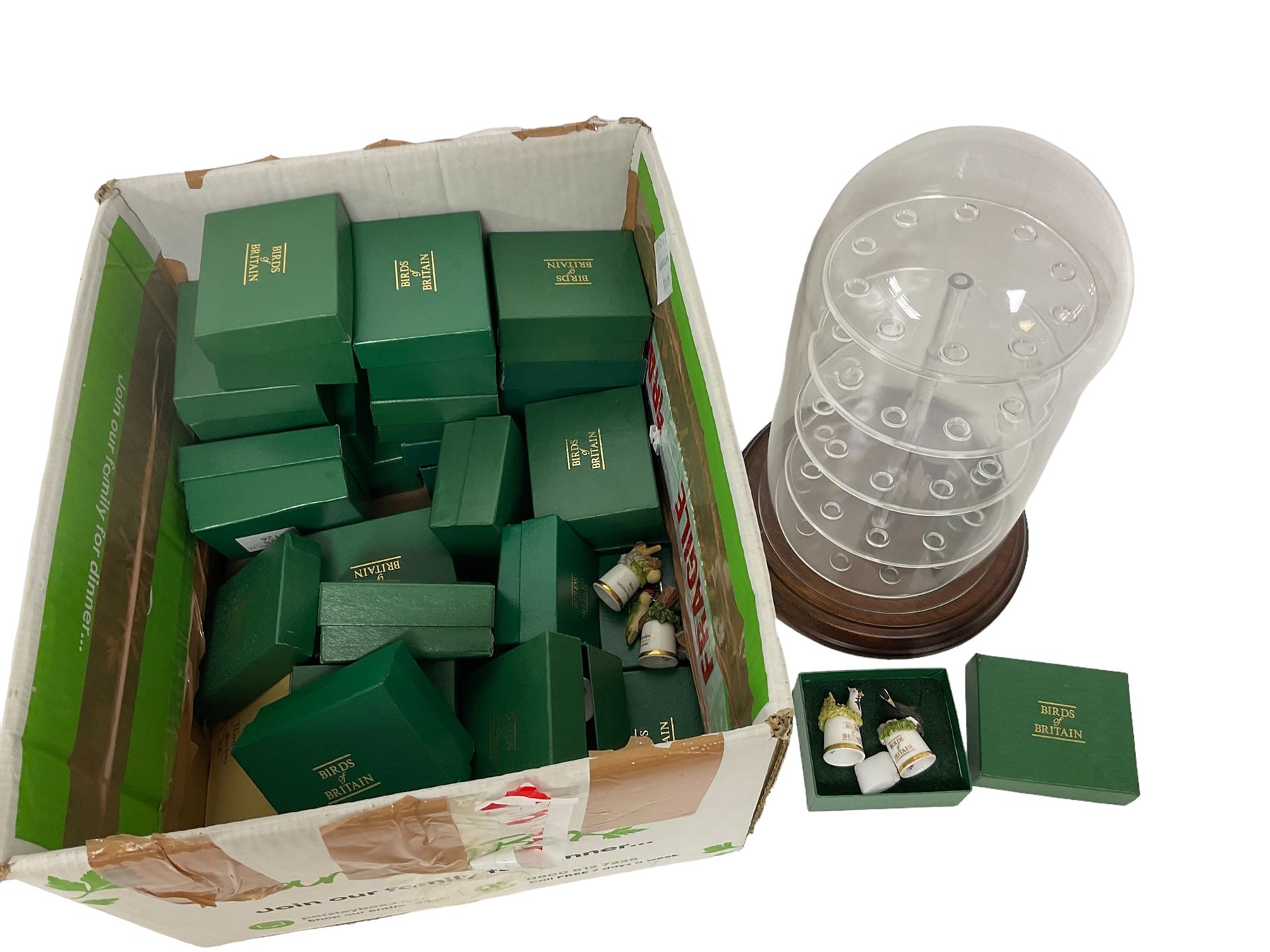 Collection of Birds of Britain collectors thimbles, predominantly boxed, with booklet and stand
