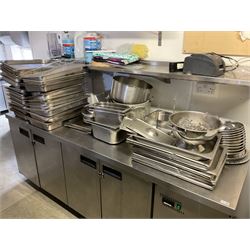 Quantity of stainless steel trays, and cooking pots- LOT SUBJECT TO VAT ON THE HAMMER PRICE - To be collected by appointment from The Ambassador Hotel, 36-38 Esplanade, Scarborough YO11 2AY. ALL GOODS MUST BE REMOVED BY WEDNESDAY 15TH JUNE.