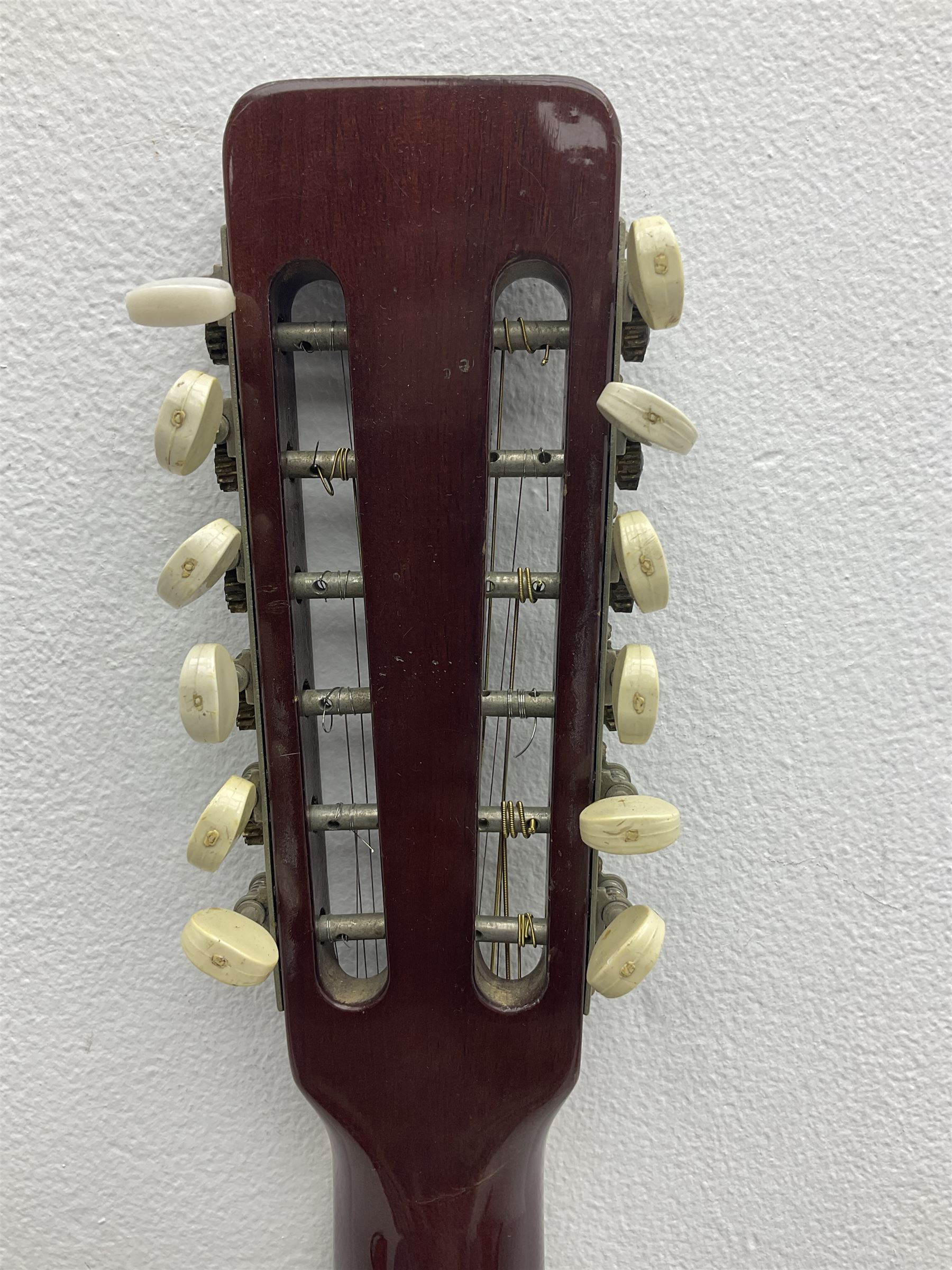 Grant Model No.W-220L twelve-string acoustic guitar with mahogany back and ribs and spruce top L109cm