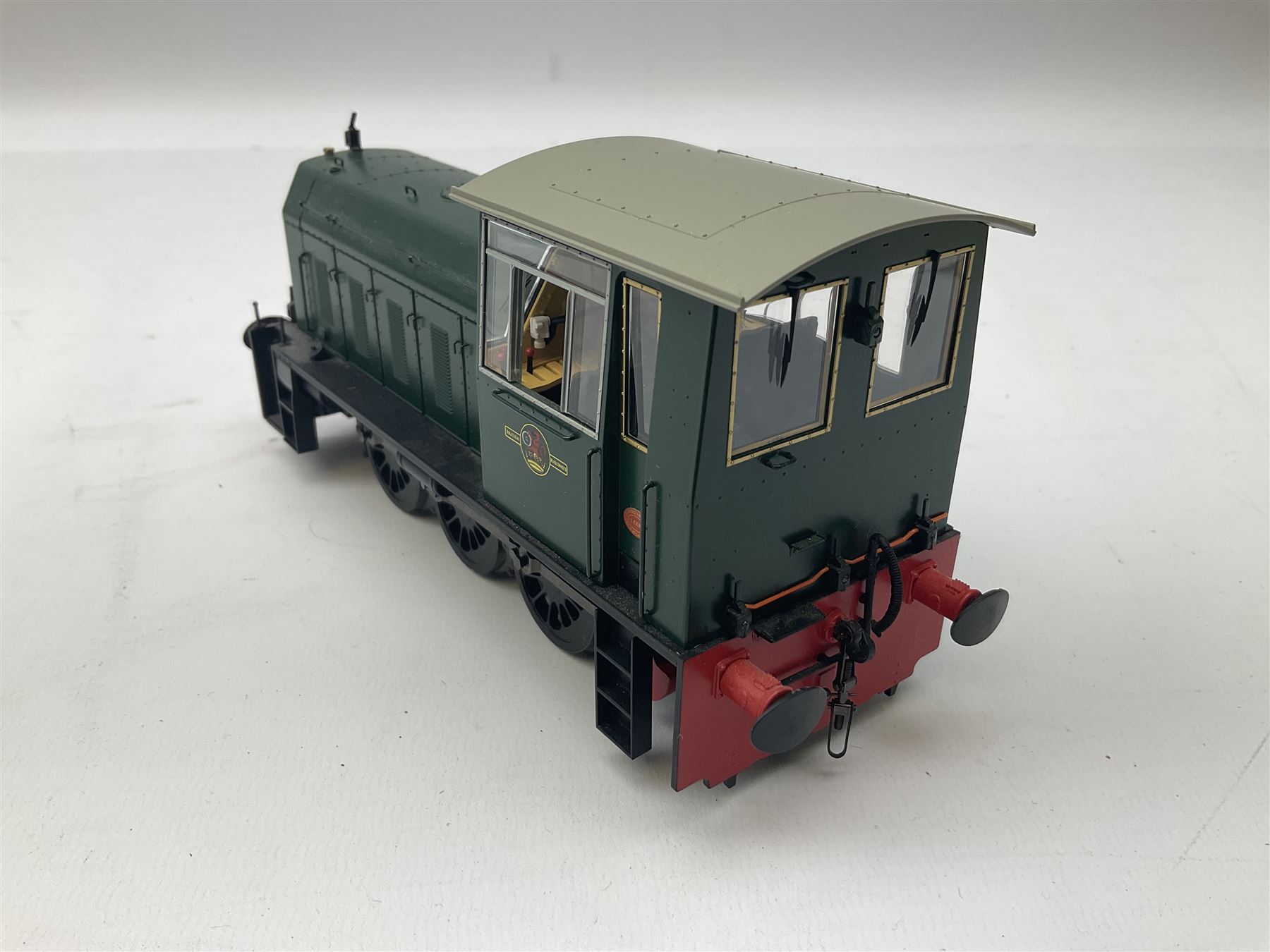 Heljan '0' gauge - Class 05 diesel Shunter 'Hunslet' locomotive no. 25901 