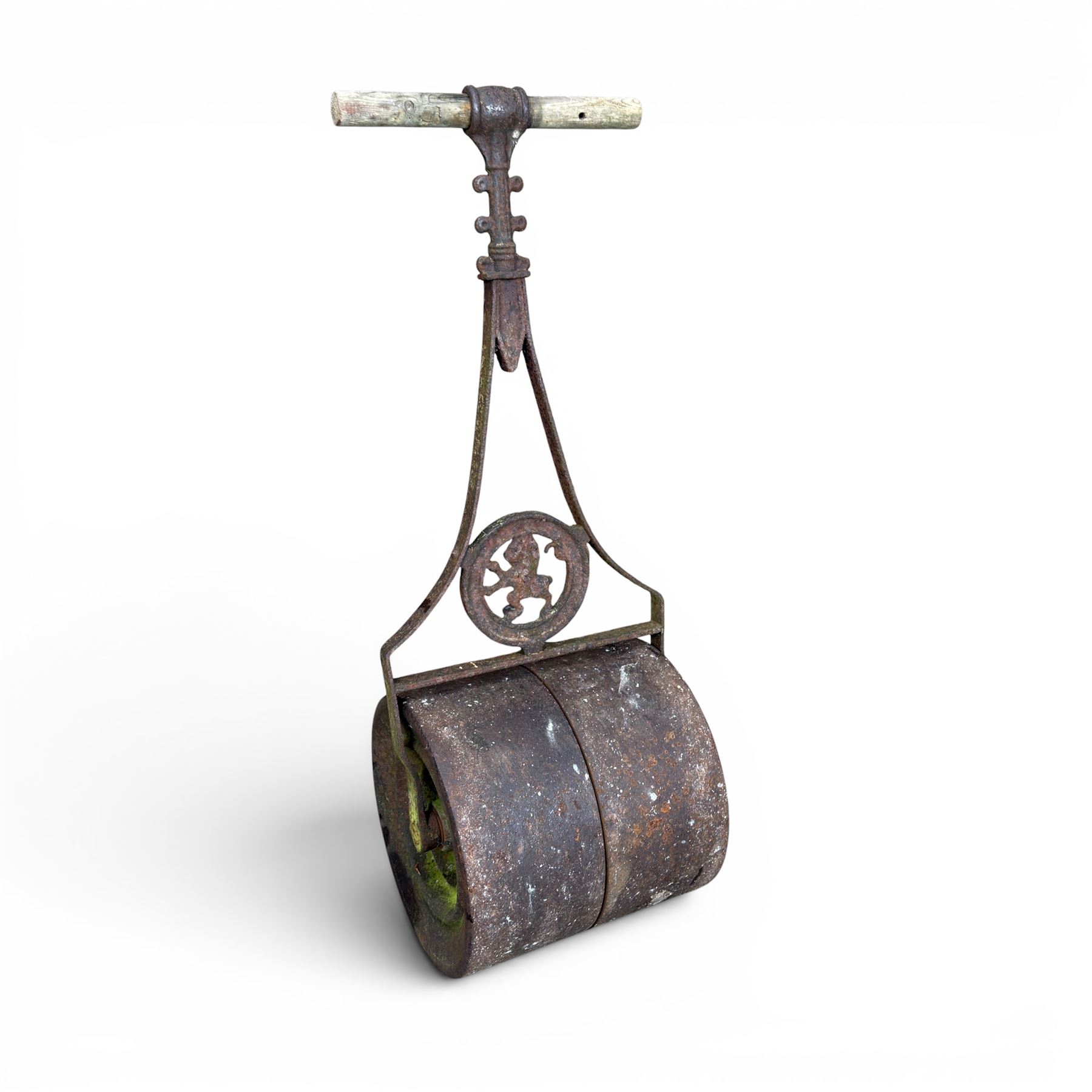 Edwardian cast iron garden roller, set with circular Lion plaque, wooden handle