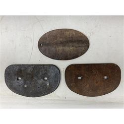 'LNER, 21 tons, 1947, Darlington, 302871' cast iron sign, together with BR D type Wagon plate, 'B426424 Hurst Nelson 1957 Lot No 3035' and another cast iron plaque