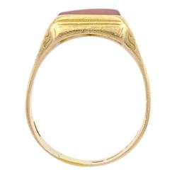 Early 20th century 15ct gold agate shield signet ring, Birmingham 1920