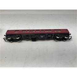 Hornby '00' gauge - fourteen passenger coaches including LMS, Pullman, Great Western, teak finish etc; all boxed (14)