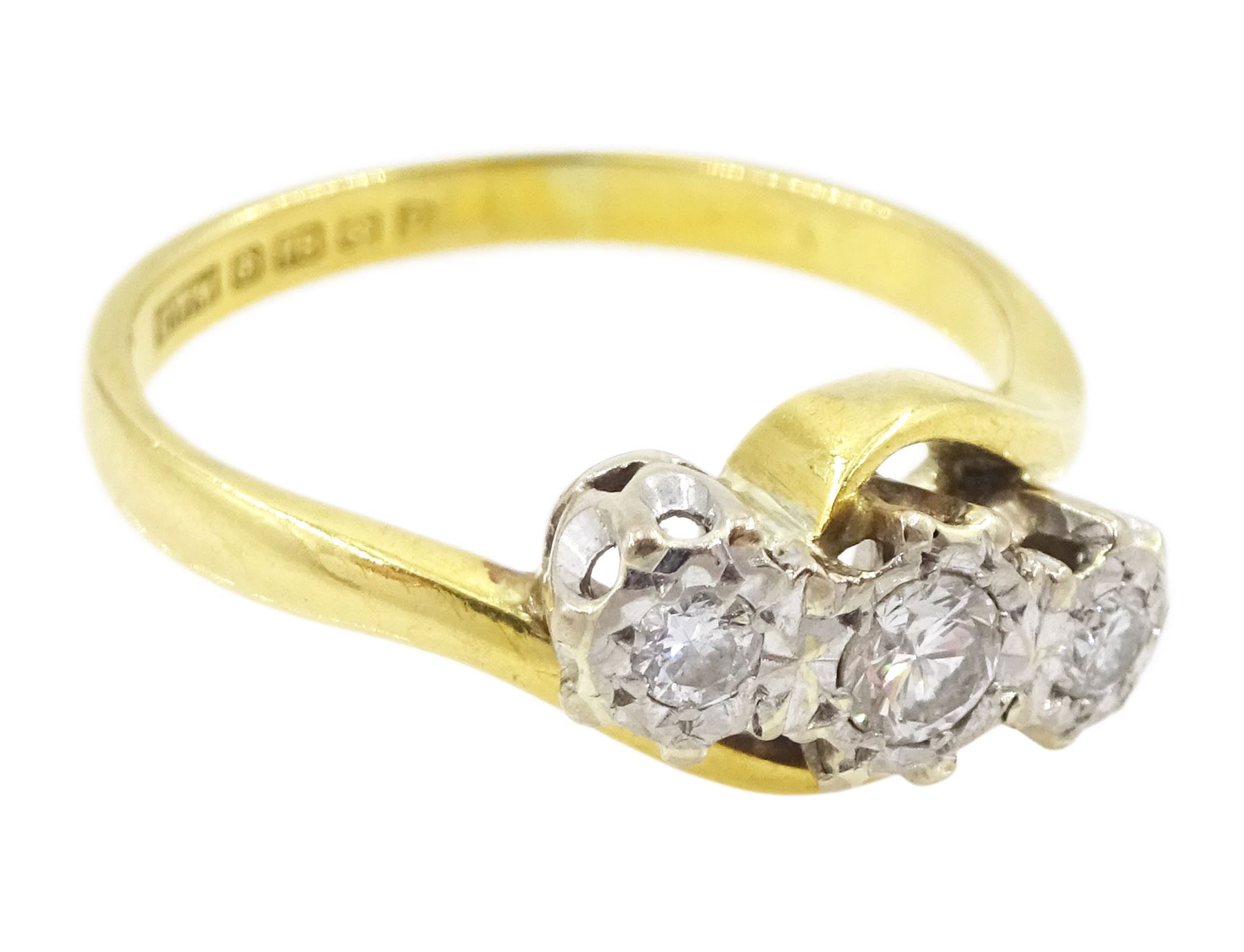 18ct gold three stone round brilliant cut diamond ring, Birmingham 1965, total diamond weight approx 0.25 carat