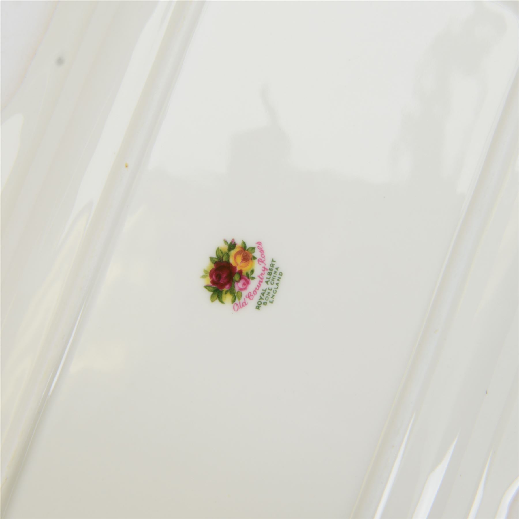 Royal Albert Old Country Roses tea and dinner service, including teapot, coffee pot, milk jug, covered sucrier, six cups and saucers, eight dinner plates, eight soup bowls, sauce boat and saucer etc