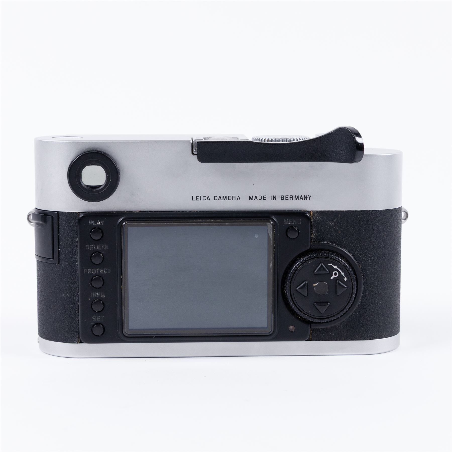 Leica M8 digital rangefinder camera body, with chrome finish, serial number 3196518, circa 2007, in original inner and outer boxes with charger and instructions 