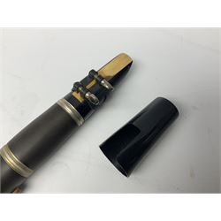 Lafleur trumpet serial no.054827; and Intermusic five-piece clarinet; both cased (2)