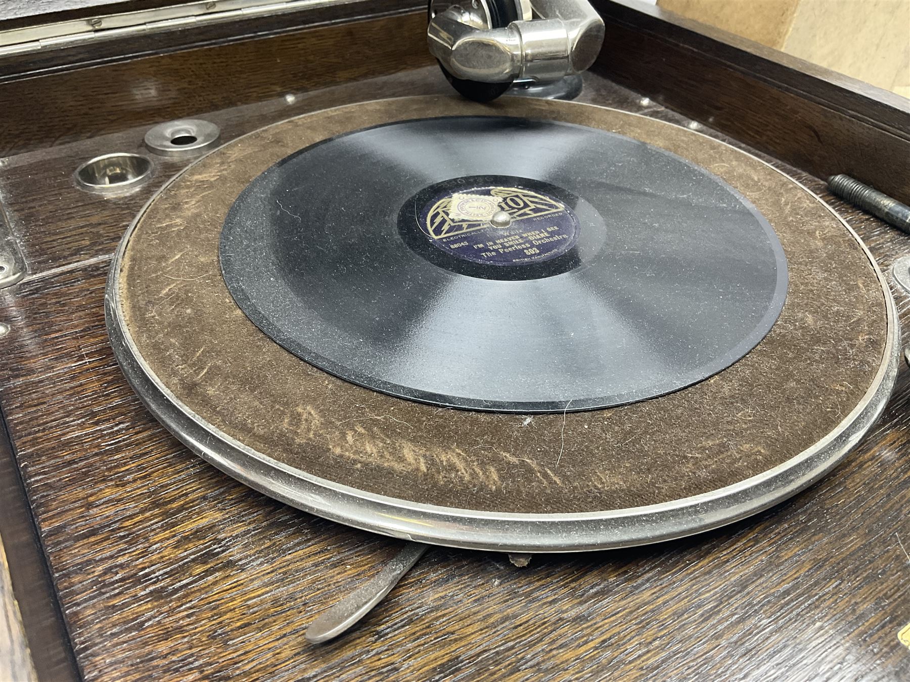 Columbia Grafonola tabletop hornless gramophone, with detachable winding handle, together with a collection of records 