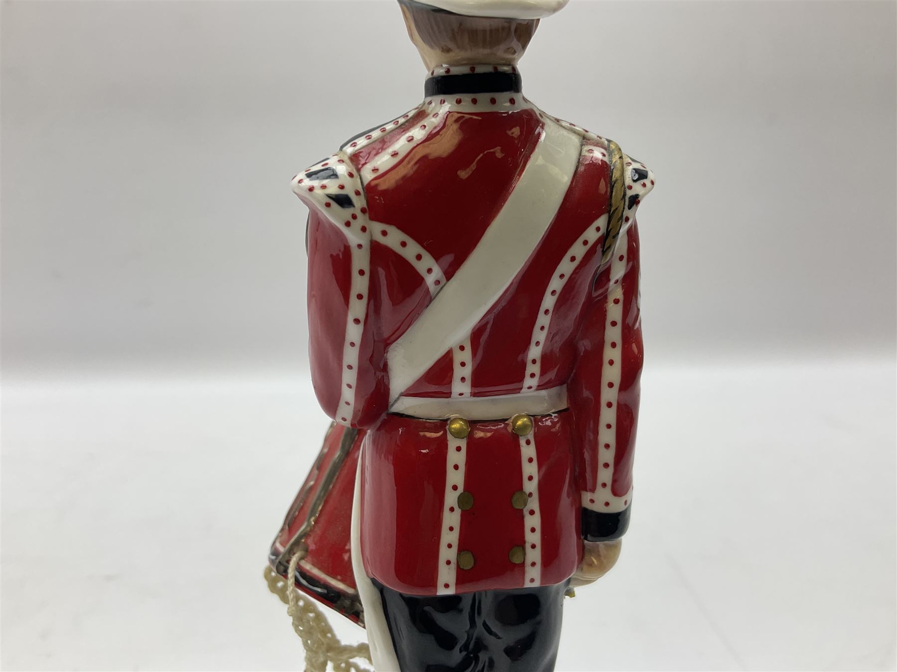 Michael J Sutty limited edition figure, Soldier Drummer, 1st Battalion, The Kings Own Royal Border Regiment 1984, 93/250, together with further limited edition Michael Sutty bust, 12/250, tallest H21.5cm