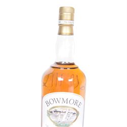 Bowmore Surf islay single malt scotch whisky, 1 litre, 40% vol together with  Auchentoshan Select lowland single malt scotch whisky, 1 liter, 40% vol Glenfiddich 15 year old single malt Scotch whisky 70cl 40% vol and Glenlivet 12 year old single malt scotch whisky, 1 liter 40% vol   