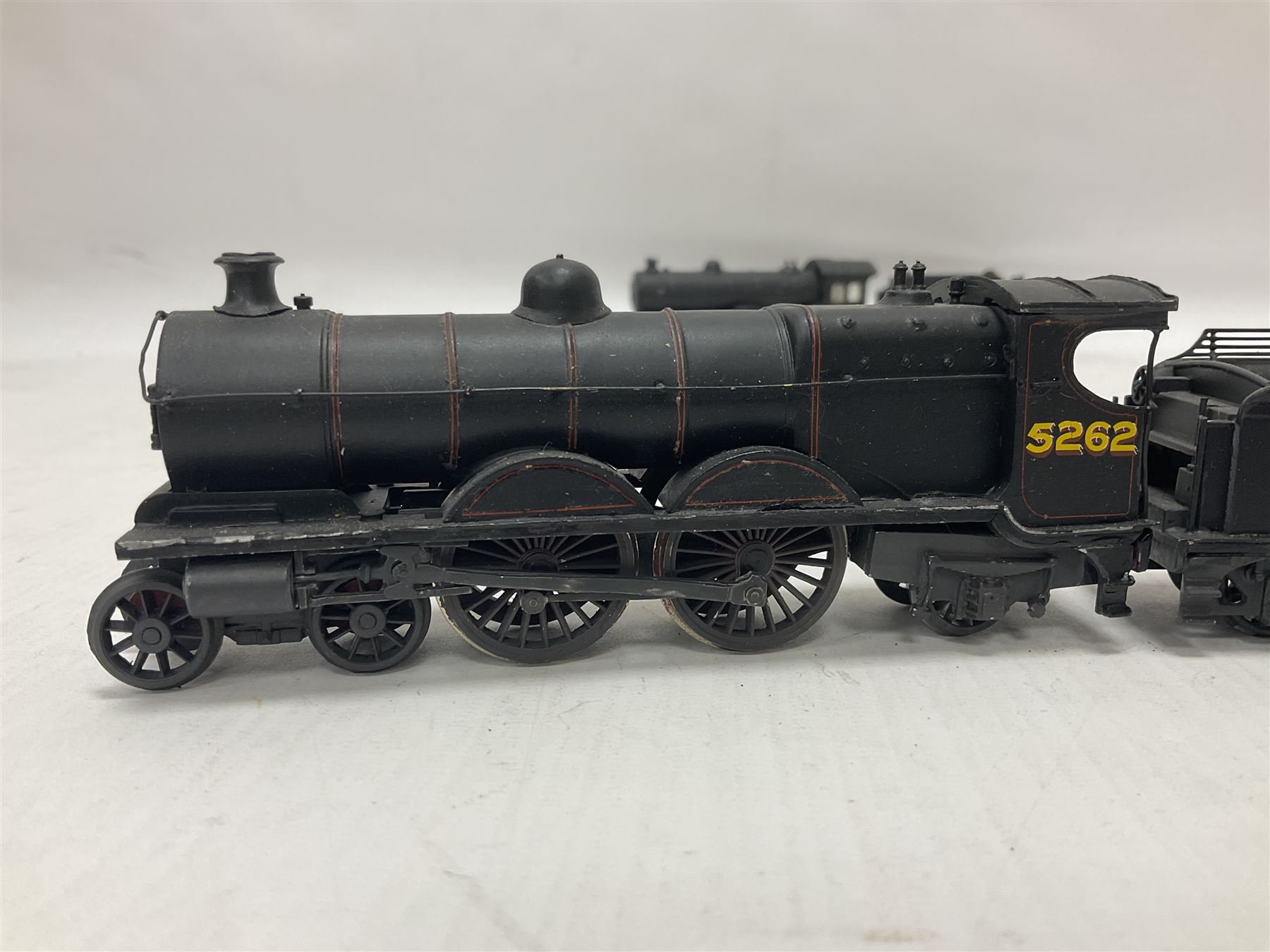 ‘00’ gauge - three kit built locomotive and tenders comprising Class D21 4-4-0 no.1242 finished in NER black with LNER tender; Class C4 4-4-2 no.5262 finished in LNER black; Coal Engines Class 0-6-0 no.2408 finished in black with Millholme Models LNER tender (3) 