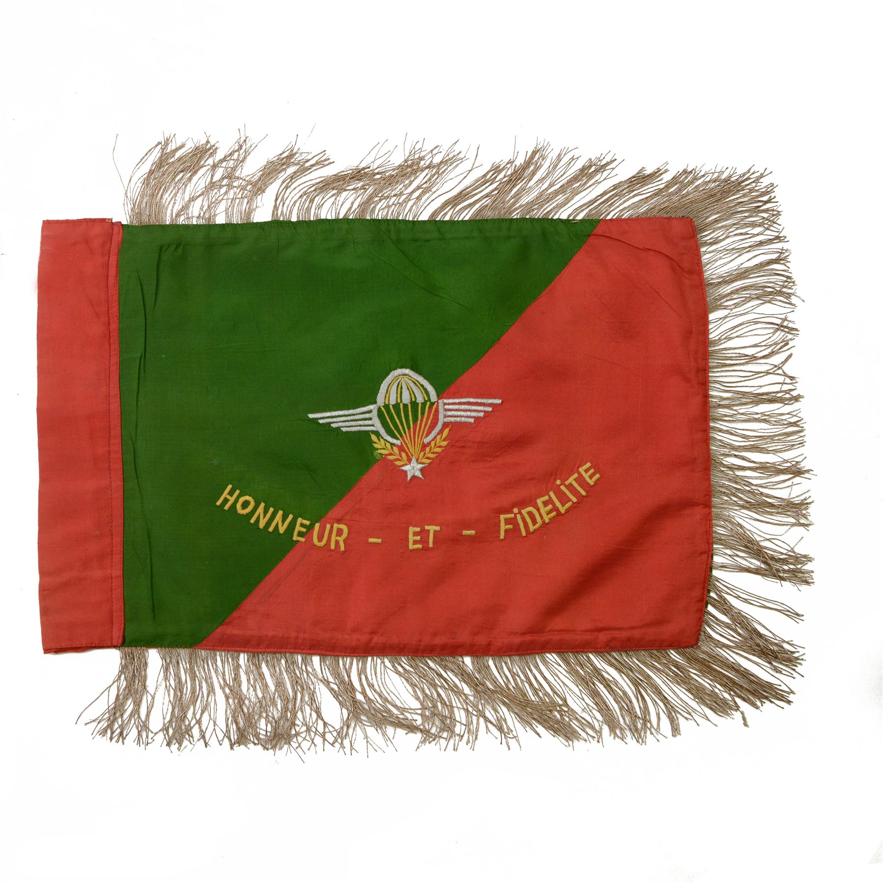 French Foreign Legion Pennant of 3rd Comp. Parachutiste Regiment, rectangular pennant with bullion embroidered Compagnie - Parachutiste and insignia to the centre of the green over red front, the reverse embroidered Honneur Et Fidelite, H28cm, L44cm