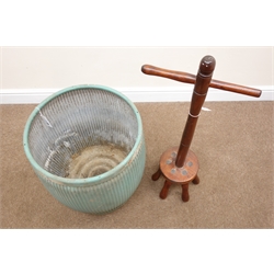  Painted galvanized dolly tub (D46cm, H51cm) and set of stained dolly pegs (H83cm) (2)  