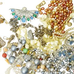 Victorian gilt rock crystal brooch, 9ct gold chase link chain necklace, Accurist ladies wristwatch, malachite bead necklace, silver jewellery including a filigree cameo bracelet, portrait miniature brooch, rings etc, together with various costume jewellery