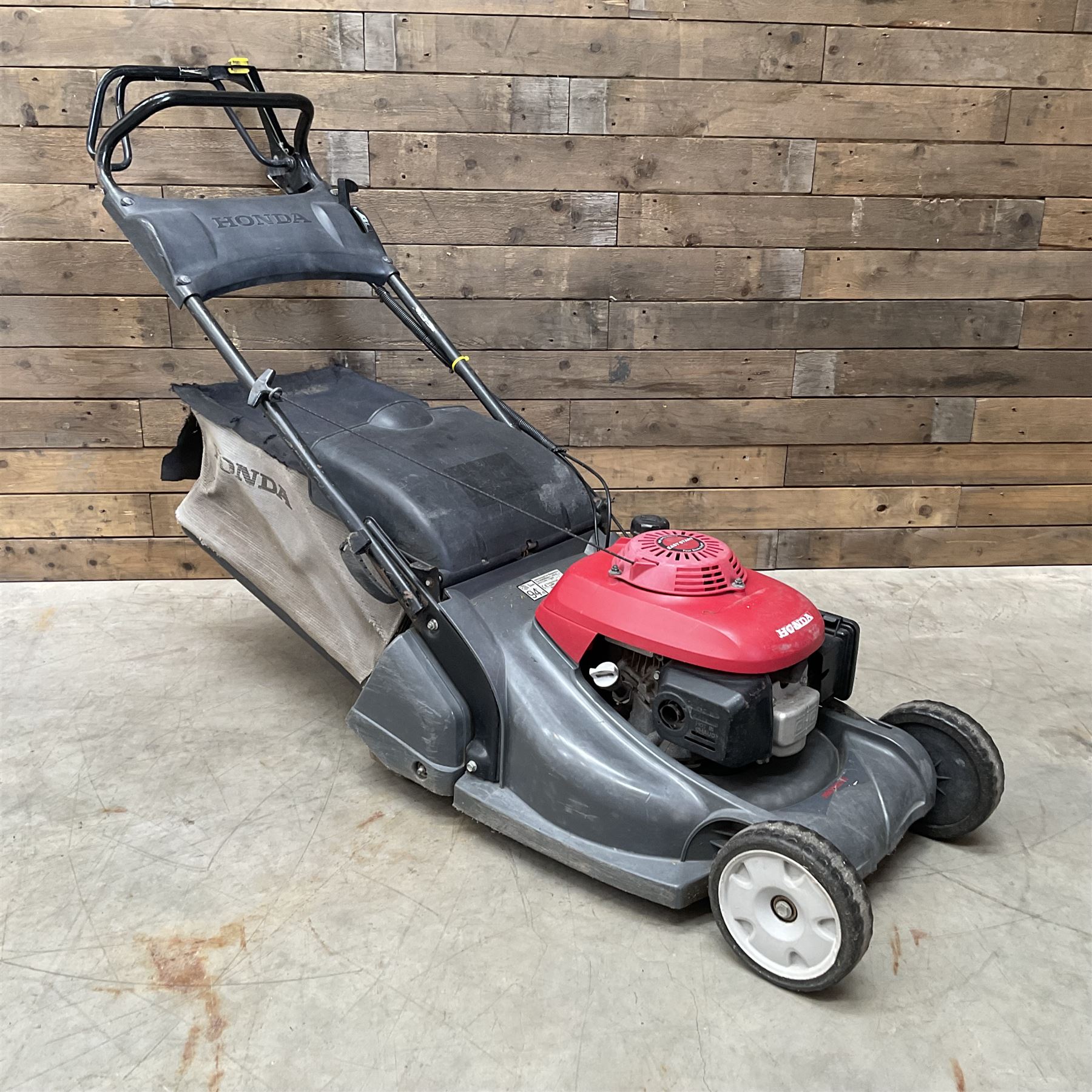 Honda Easy Start petrol lawn mower 
