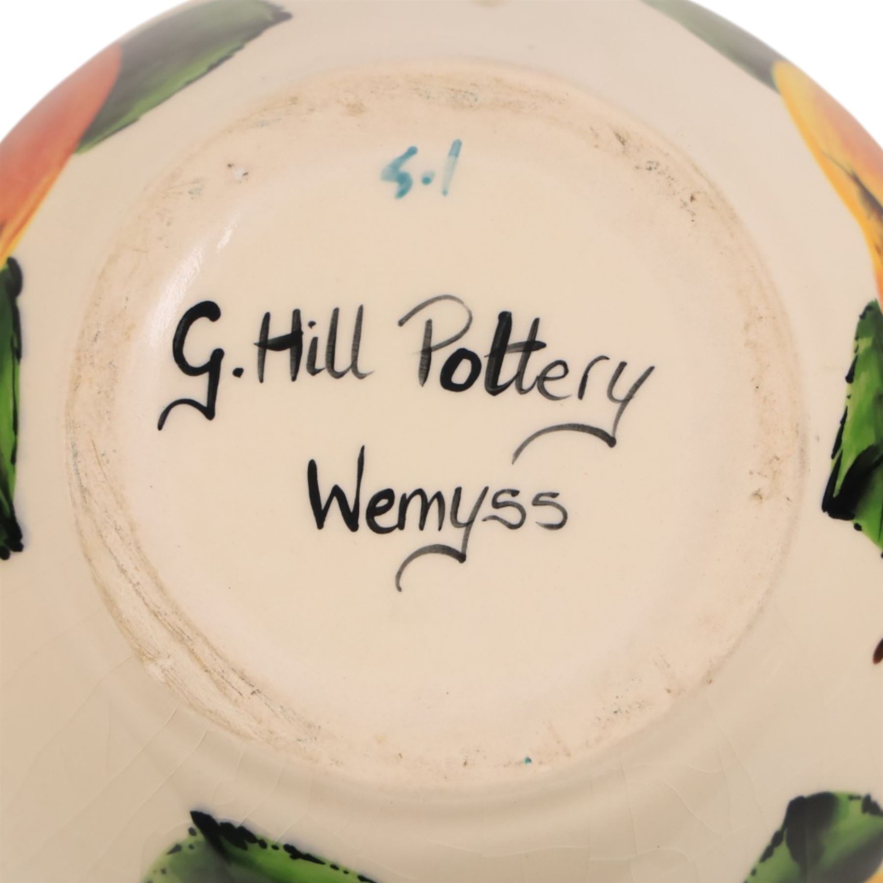 Wemyss Pottery ginger jar, decorated with apples, signed beneath, H18cm