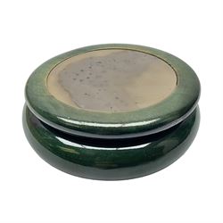 Green wooden box, with a brown agate slice to the lid, H5cm, D12cm