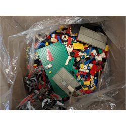 Large collection of loose lego, including part built sets