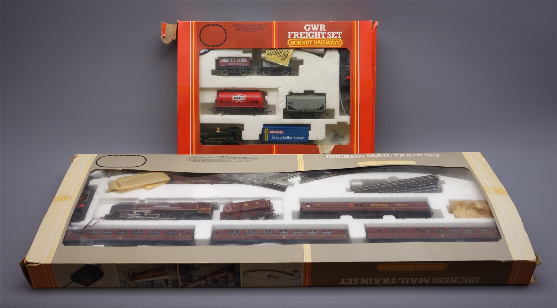 Hornby '00' gauge Duchess Mail Train Set with Duchess Class 462