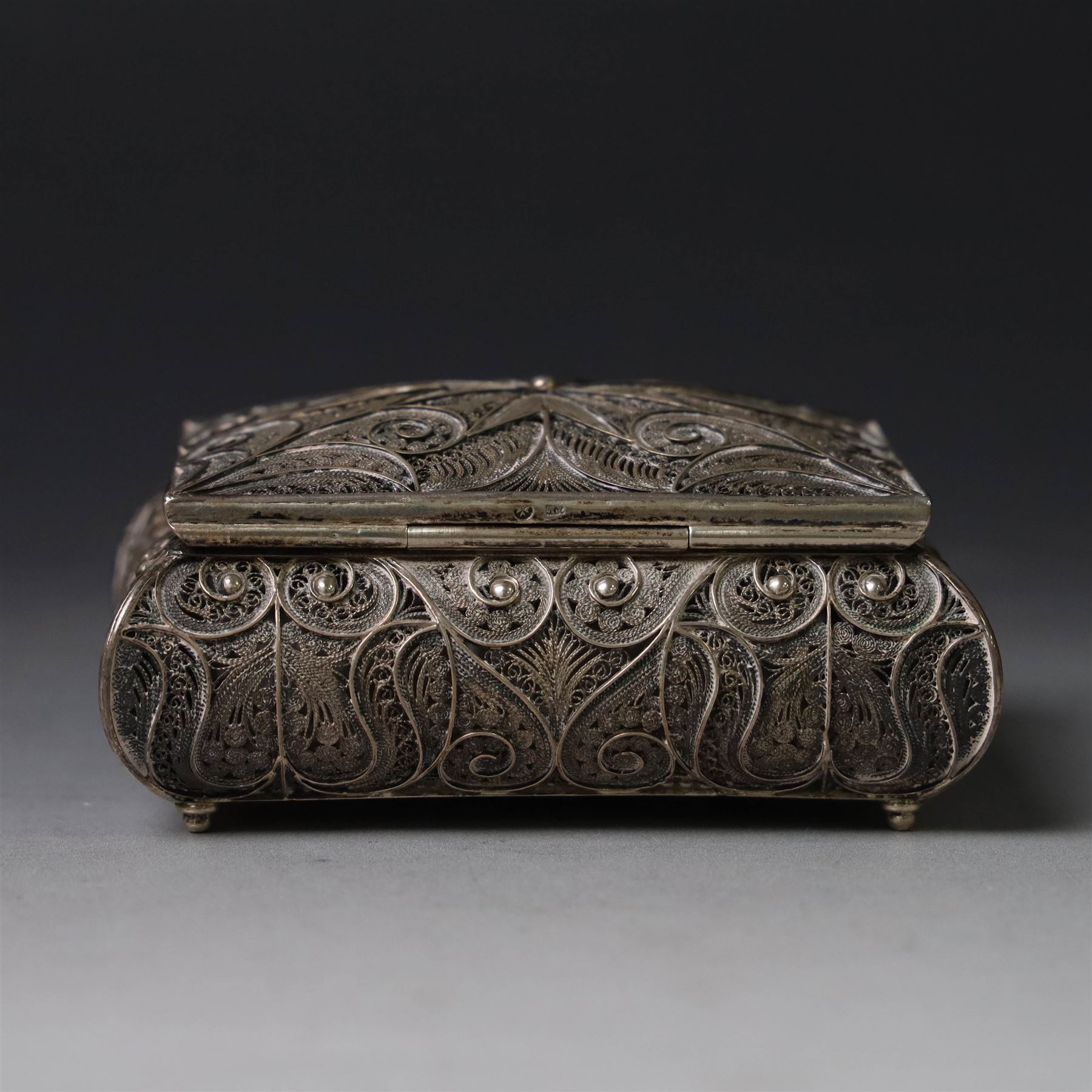Persian silver filigree trinket box, H3.5cm, W9cm