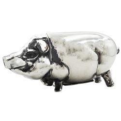 Novelty silver vesta case modelled in the form of a pig, stamped 925, with 925 quality control mark and Birmingham import mark, approximate weight 1.15 ozt (36 grams)