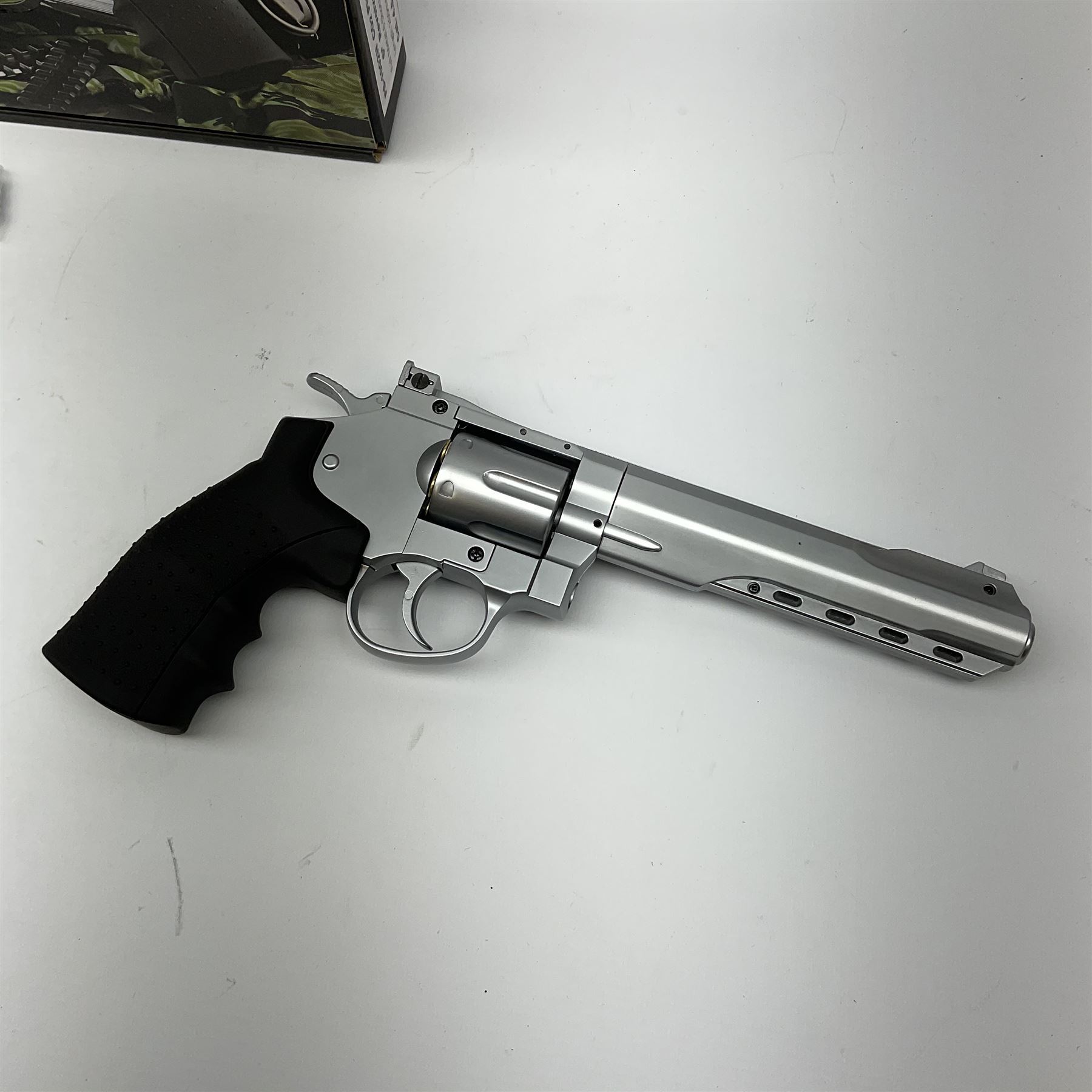 BCS FS-1002 full metal CO2 revolver, L32cm overall; boxed with two CO2 cartridges, instructions etc