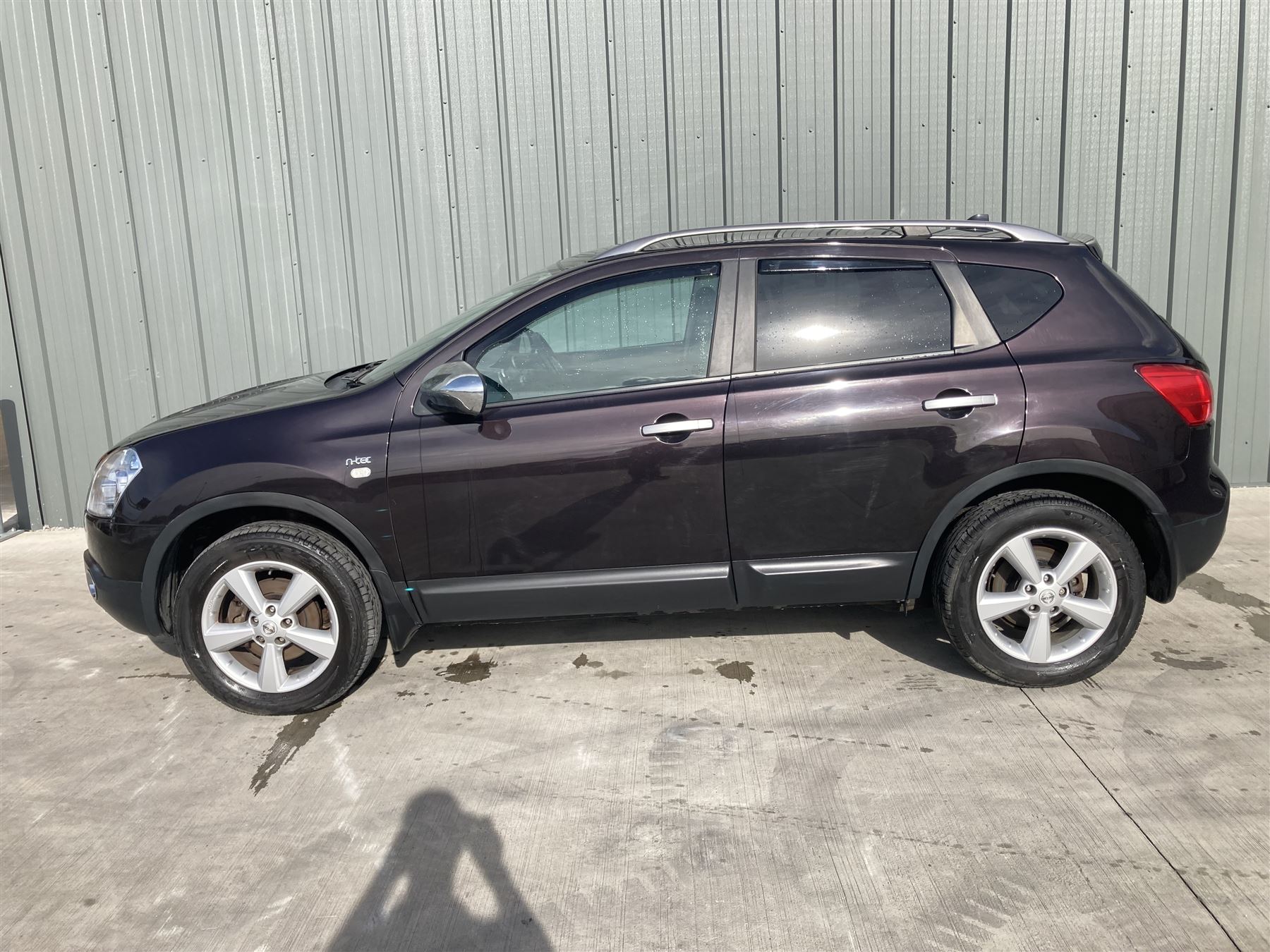2009 Nissan Qashqai N-Tec 4WD CVT. 5 door hatchback, 4 wheel drive automatic, metallic black, 2 litre petrol, 2 keys, V5 present. Personalised plate BT07 BGT. Service History, New battery fitted. 45,600 miles. Selling on behalf of the executors of a local estate.

Alternative buyers premium rate applies of 10% + VAT. - THIS LOT IS TO BE COLLECTED BY APPOINTMENT FROM DUGGLEBY STORAGE, GREAT HILL, EASTFIELD, SCARBOROUGH, YO11 3TX