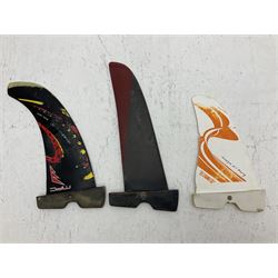 Windsurfing: Quantity of fins to include Freewave MFC, Stix Wildthang, Ultra Profile Sails G 10 fin, F-HOT Finz, Fanatic M.G.E slalom, North Shore Maui Hawaii etc (13)