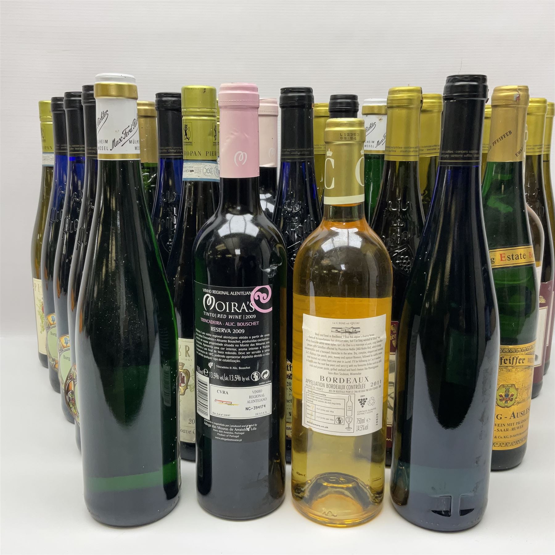 Mixed wine, including Pieroth Blue 2011, Kabinett, Moira's 2009  Reserva, Chai 2011 Bordeaux, etc, various content and proof (31)