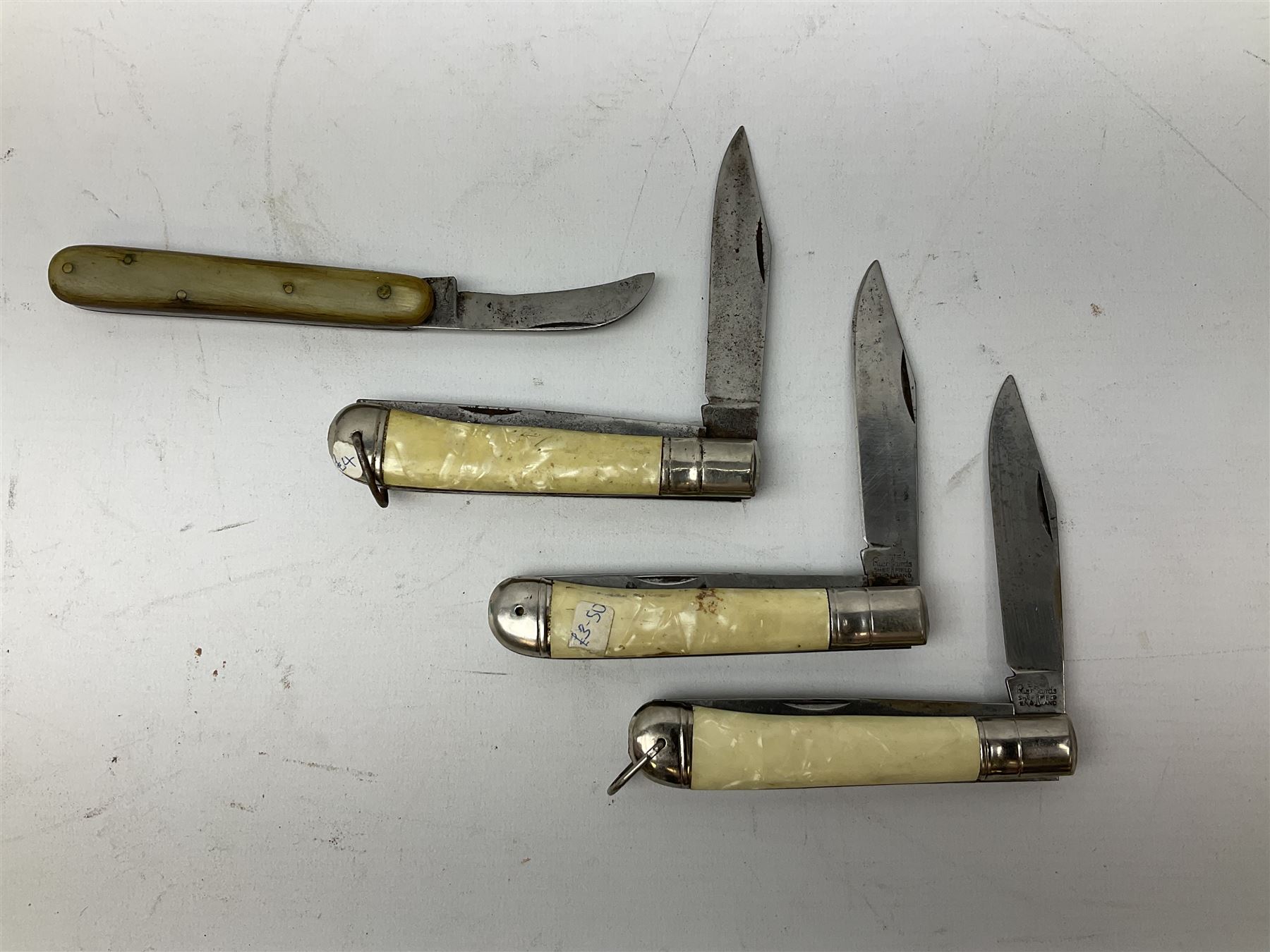 Eighteen pocket knives including examples by Richards of Sheffield, knife  commemorating the Royal Wedding 29th July 1981 etc
