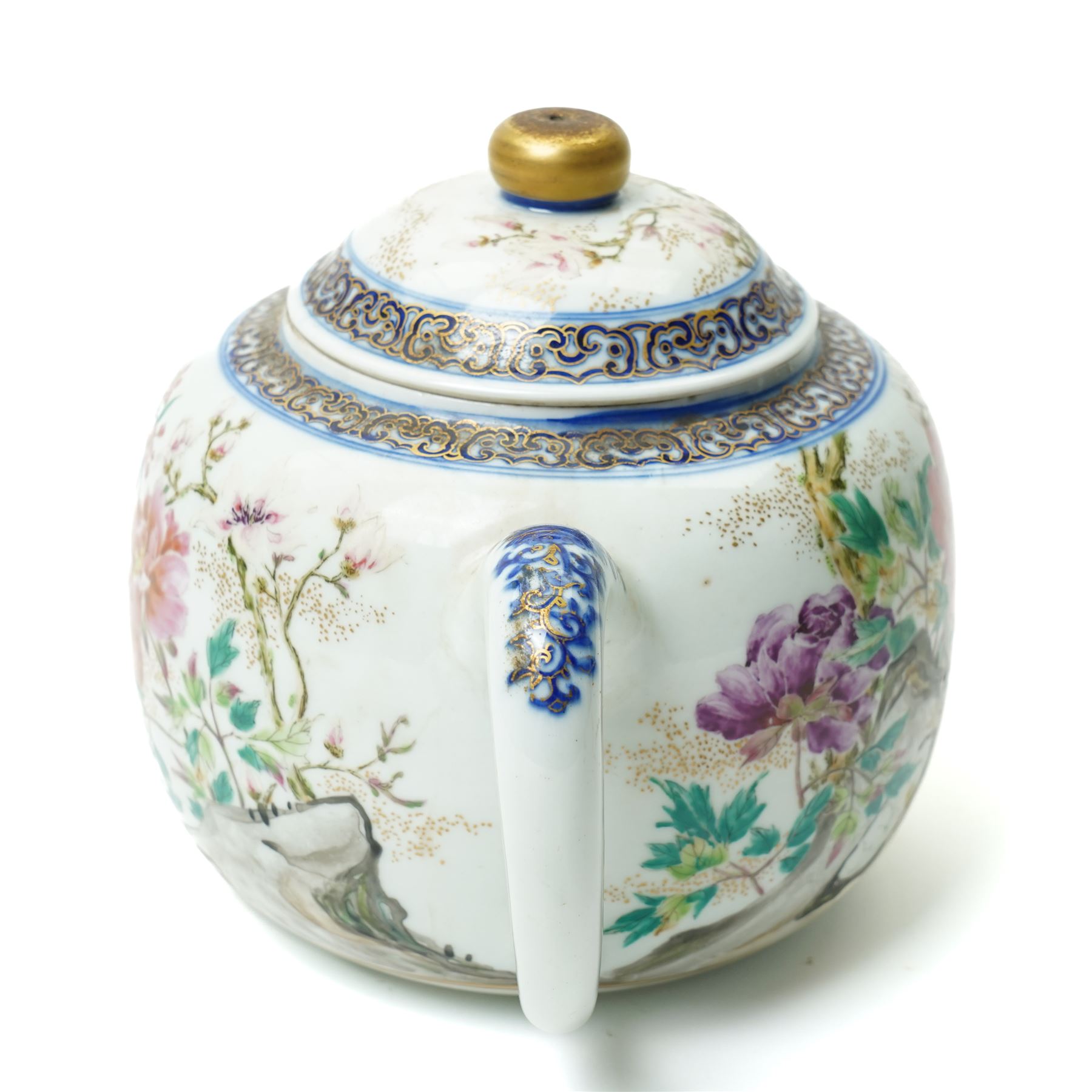 Japanese 19th century famille rose teapot, with Amsterdams Bont decoration, each face with chrysanthemums within a painted blue and gilt border, with six character kaisho style mark to underside of cover, H16cm 