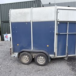 Ifor Williams HB505R horse trailer