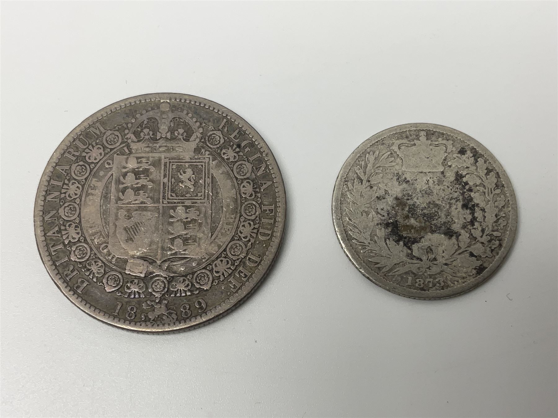 Great British and World coins, including Queen Victoria 1889 halfcrown, pre-decimal pennies, threepences, sixpences and other denominations, commemorative crowns etc