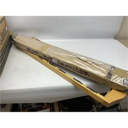 Quantity of various collectors plates to include The Hamilton Collection Kitten Classics, Centenary Collection etc, all boxed, together with plate rails