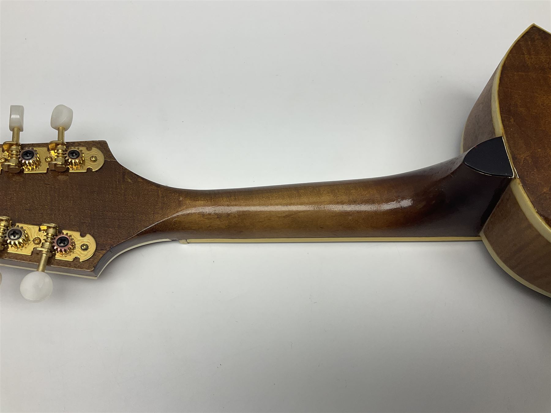 F-hole eight-string mandolin with one-piece maple back and ribs and spruce top L70cm