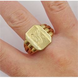 9ct gold signet ring, with engraved initials, hallmarked