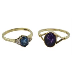 Gold cabochon Blue John ring a gold blue topaz and diamond cluster ring, both hallmarked 9ct