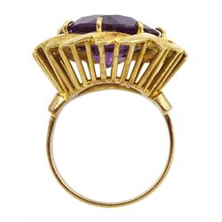 18ct gold circular purple stone ring