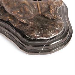 After Pierre Jules Mene, bronze sculpture of a hunting dog upon a marble base, H9cm 