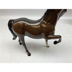 Six Beswick figures of bay horses, including large hunter no.1734, Shire horse no.818, horse with tucked head no.1549, etc (6)