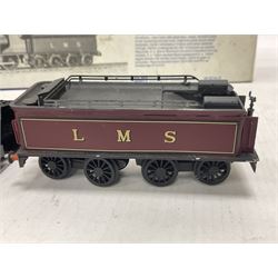 DJH Models - two ‘00’ gauge kit built model railway locomotives and tenders comprising K37 Highland Railway/LMS Castle 4-6-0 no.14685 in LMS crimson and K38 BR/WD 2-8-0 no.90124 in BR black; in original boxes 