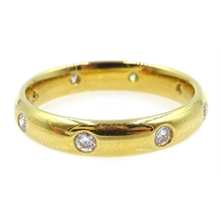  18ct gold ring inset with eight diamonds halllmarked  